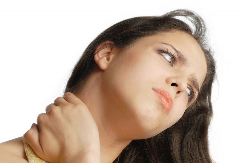 Osteokondroz nedeniyle boyun ağrısı
